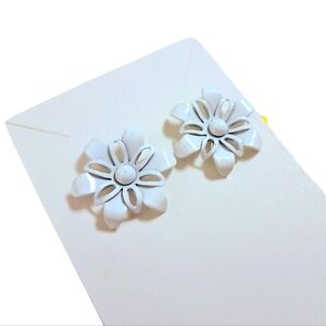 🦋White Flower Earrings🦋